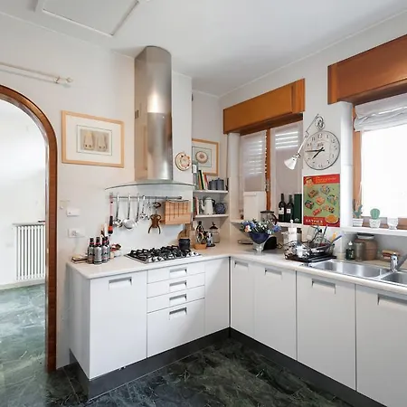 Welcome Traveller Leda *